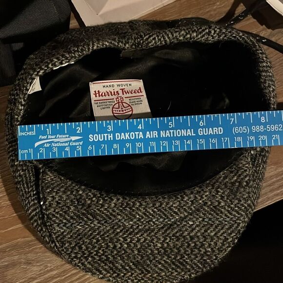 VNTG GENTS 100% WOOL HAND WOVEN HARRIS TWEED FLAT CAP / DRIVING HAT FROM SCOTL - Picture 7 of 7